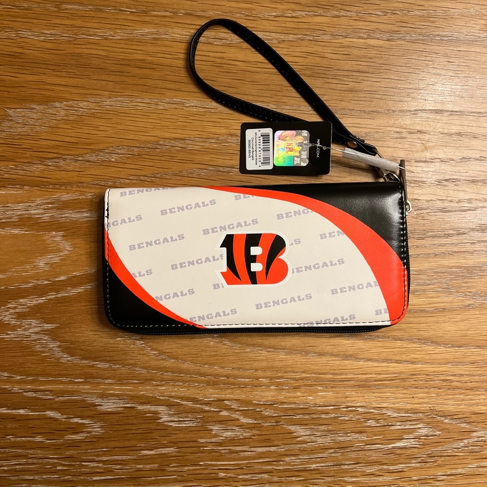 Cincinnati Bengals Wristlet Wallet